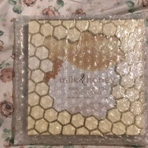 Beauty Bakerie Milk & Honey Palette